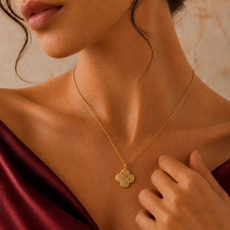 Clover Imprint Necklace