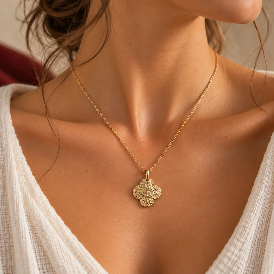 Clover Imprint Necklace